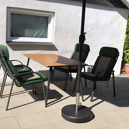 Villa Family House Near With Garden Sarup