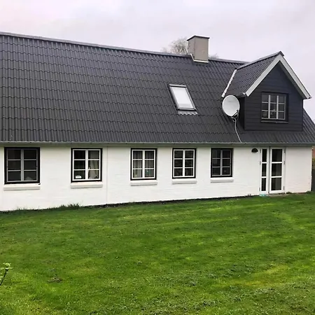 Family House Near With Garden Vila